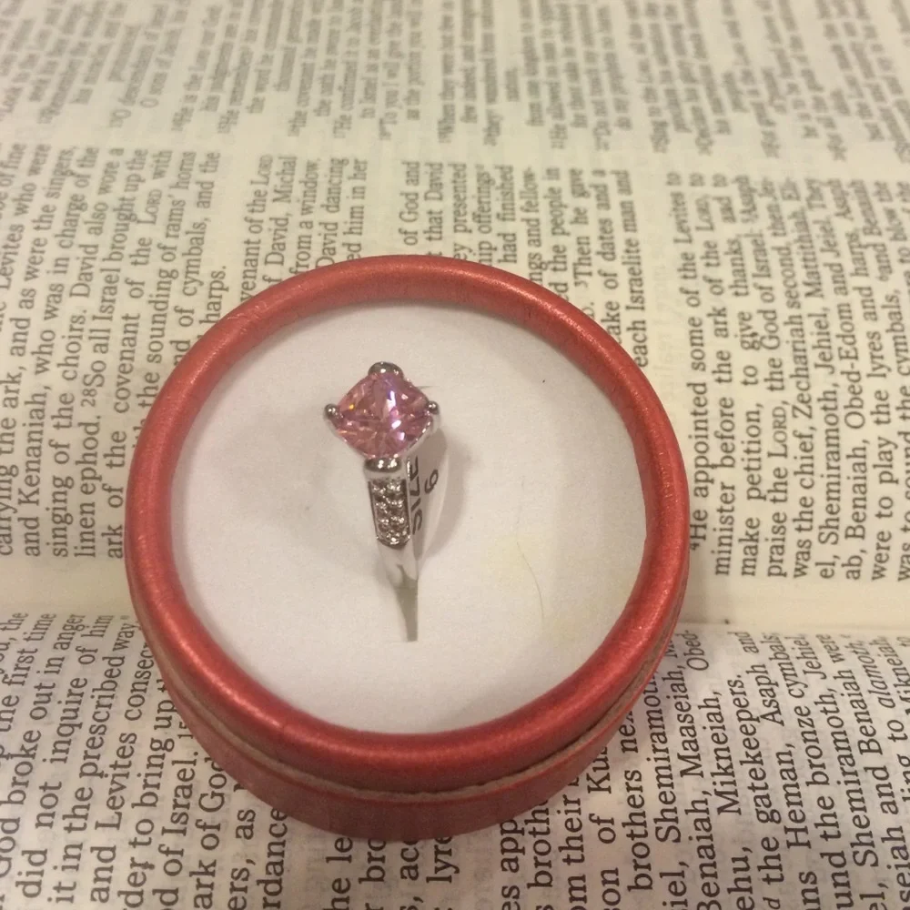 Pink cz stone silver ring | offer in description